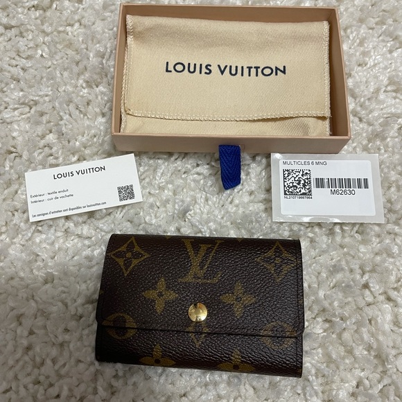 Louis Vuitton Multicles Key Holder - Picture 7 of 12